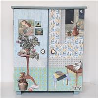 Großer Puppenschrank "Der Tag ist vorbei"  