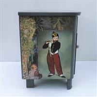 Kinder im dunklen Wohnzimmer 