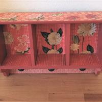  Kindergarderobe "Weiße Blüten"